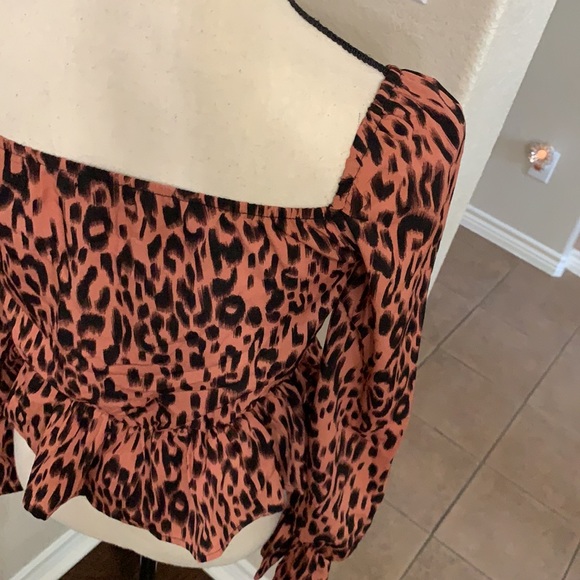 Nasty Gal leopard print top Size 4 - Picture 11 of 17